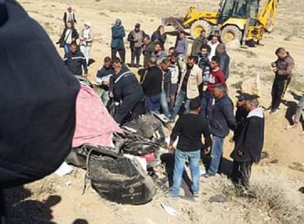 فاجعة في القصرين : شاحنة تدهس سيارة وتقتل 5 معلّمات 