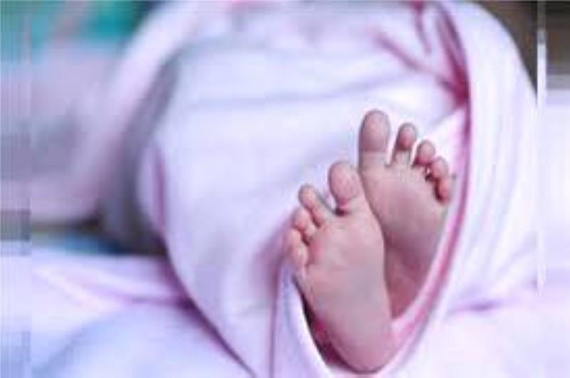 يحدث في تونس/رضيع يستهلك المخدرات غصبا عنه حتى الاغماء !!