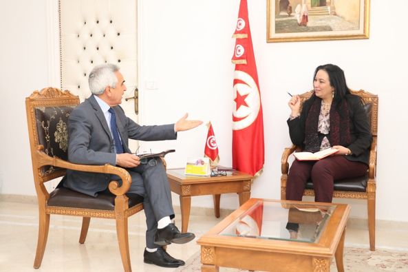 وزيرة الأسرة والطفولة تستقبل رئيس المنظمة التونسية للدفاع عن المستهلك