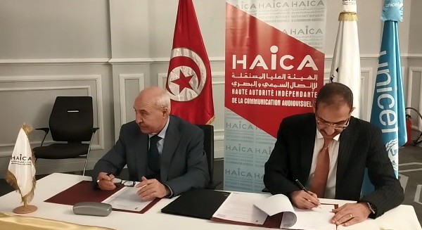 امضاء اتفاقية تسليم  ثلاث وحدات اذاعية متنقلة لفائدة الاذاعات التونسية
