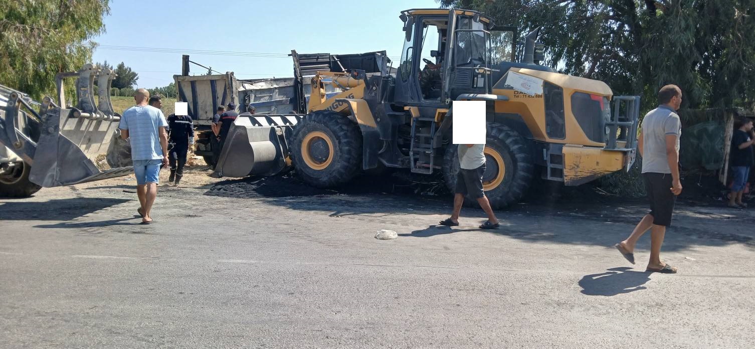بالصور/ وفاة ثلاثة أشخاص وأضرار كبيرة في حادث مرور شاحنة ثقيلة