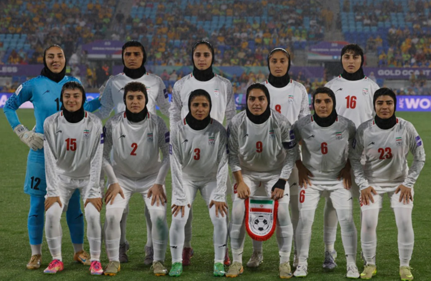 "خائنات في زمن الحرب".. معلّق إيراني يهاجم لاعبات المنتخب بسبب سلوكهن في كأس آسيا