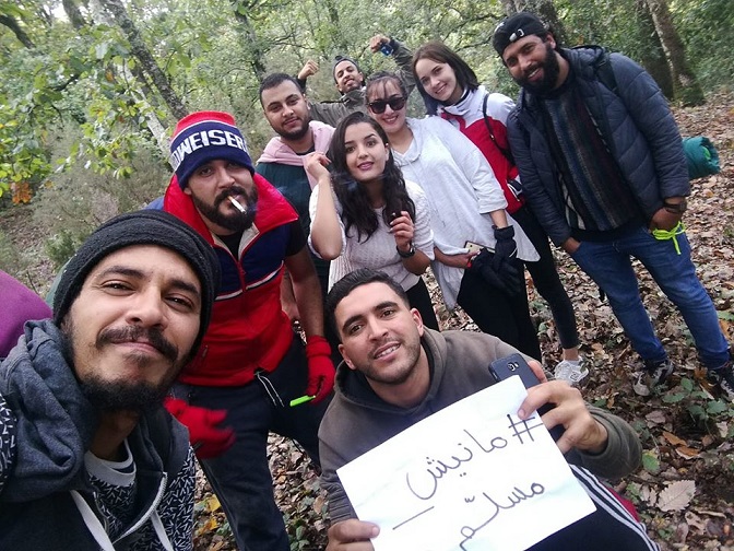 بالصور : حملة " مانيش مسلّم " تضامنا مع ضحايا حادث عمدون