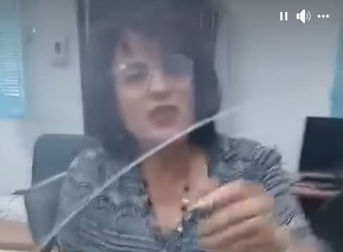 حادثة موظفة البلدية: توفّيت والدتها حزنا وكمدا؟ هذا ما جناه علينا الاستعمال السيئ للتكنولوجيا  