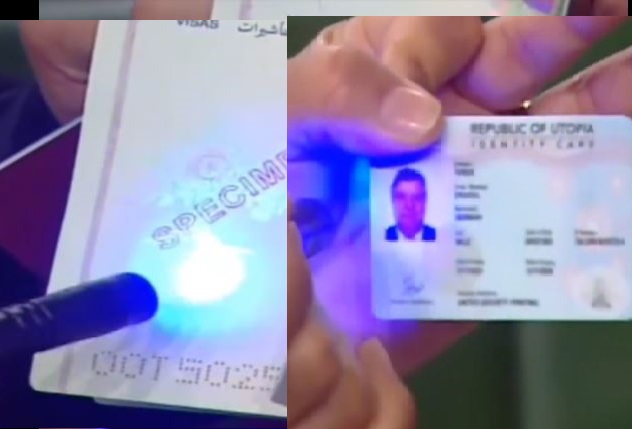 بالفيديو/ لأول مرة وزير الداخلية يعرض نموذج من بطاقة التعريف وجواز السفر البيومتريْين