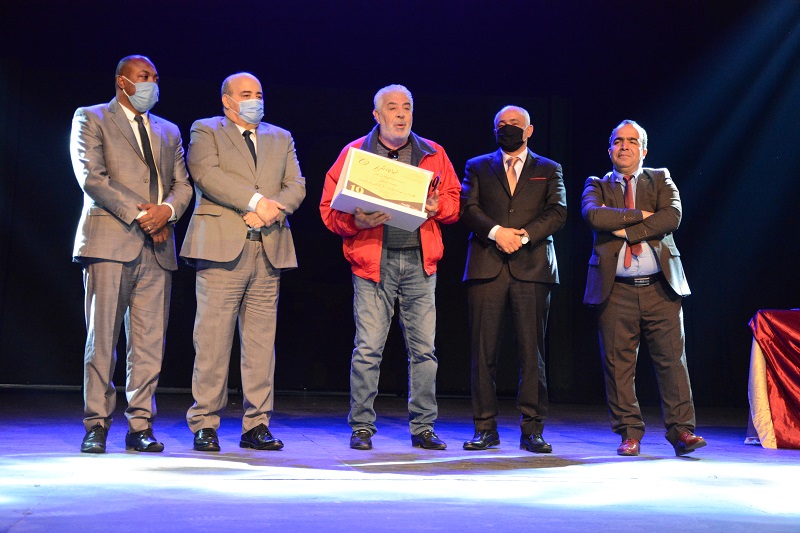 24 ساعة مسرح بالكاف‎