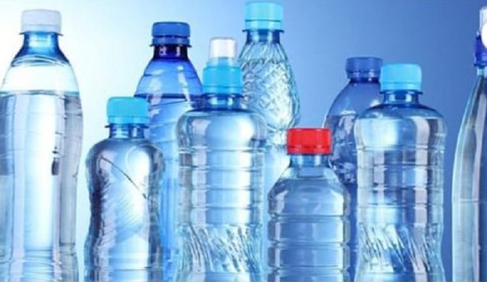 غرفة المساحات التجارية الكبرى: 'الإنتاج اليومي للمياه المعدنية لا يغطي استهلاكنا الصيفي'