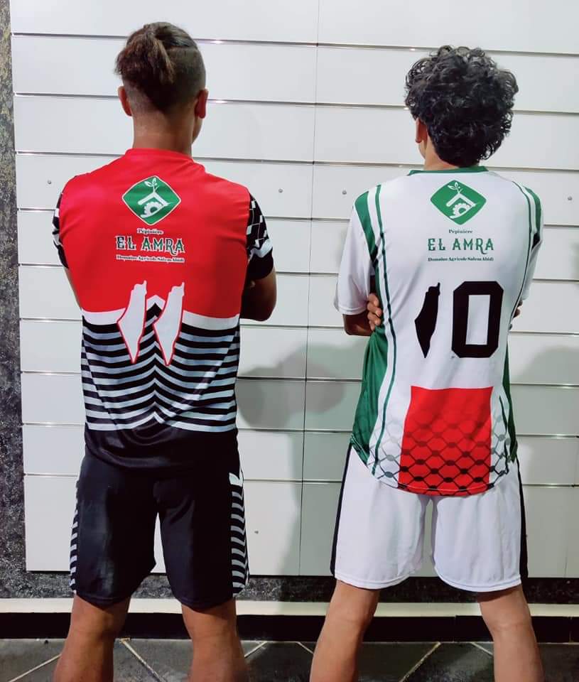 فريق تونسي يصمم أزياءه الرياضية من الكوفية الفلسطينية وخارطة فلسطين