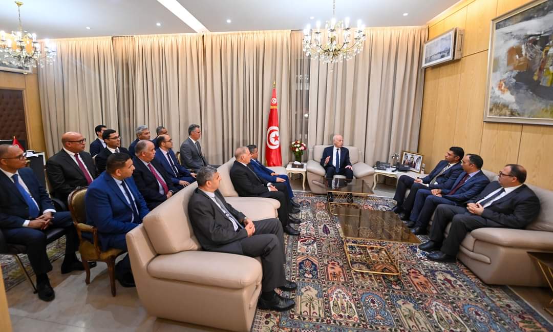 رئيس الجمهورية من وزارة الداخلية يشدد على ضرورة مضاعفة الجهود للحفاظ على أمن البلاد 