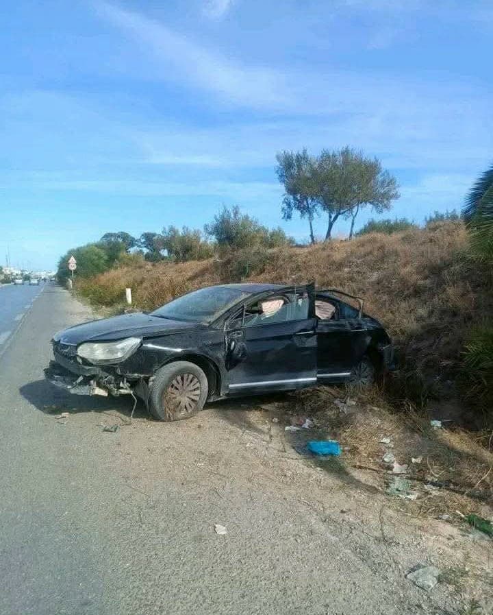 حادث مريع/وفاة الاب في حادث مرور واصابة الزوجة والابنة