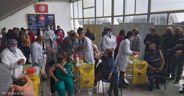 انطلاق دعوة الفئة العمرية بين 30 و 40 سنة لتلقّي اللقاح ضد كورونا