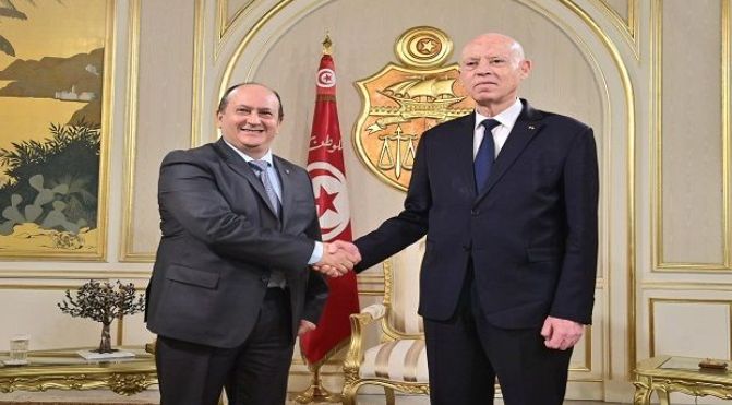 رئيس الجمهورية يستقبل الوزير الأول الجزائري