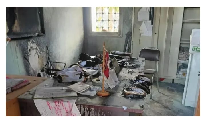 اضرام النار في مكاتب ادارية بمعهد ثانوي والاحتفاظ بثلاثة تلاميذ /صور 