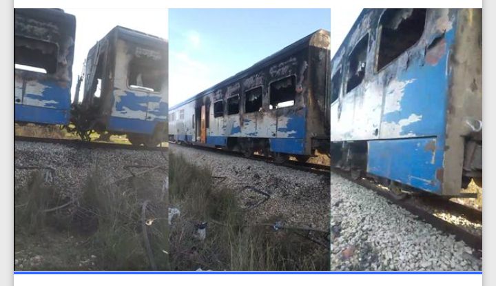 بالفيديو/ احراق عربات قطار احتجاجا على حادث تسبب في وفاة