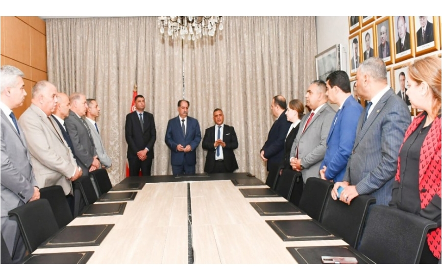 وزير الداخلية الجديد يتسلم مهامه... 