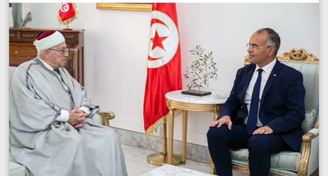 ماذا في لقاء رئيس الحكومة بمفتي الجمهورية ؟