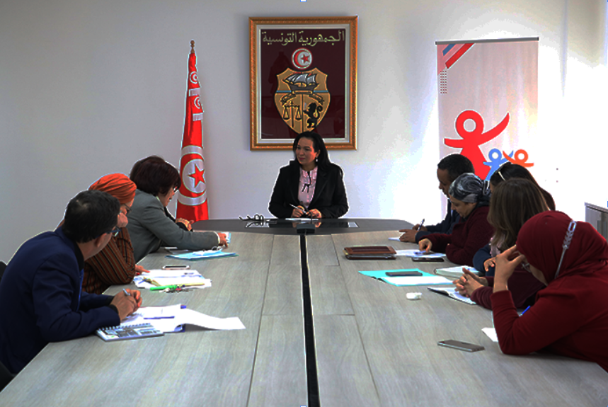 وزيرة الأسرة والمرأة تلتقي وفدا عن جمعيّة النساء التونسيّات للبحث حول التنمية