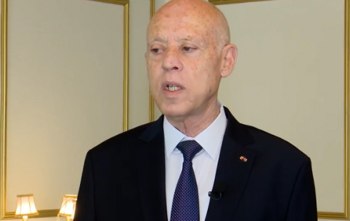 سعيّد: 'من نهب الدولة خارج السجن..ومن كان في بيته يُردد أغنية مُعتقل!'