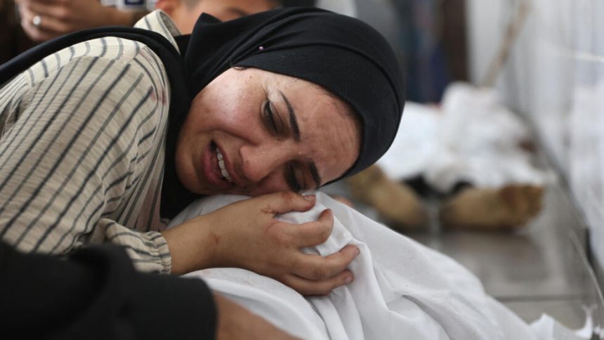 طبيبة فلسطينية تستقبل جثث أطفالها الـ9 متفحمة خلال عملها!!