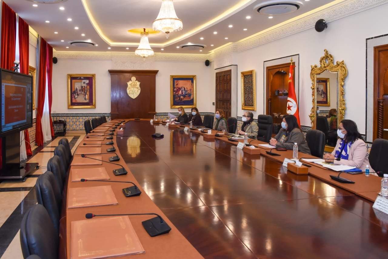 بودن تشرف ثلاث على جلسات عمل وزارية متتالية حول الإصلاحات الهيكلية لإنقاذ الاقتصاد