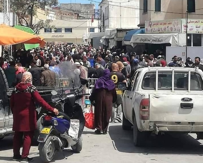 اليوم الأول من رمضان : الشعب التونسي يقرّر رفع الحجر الصحّي الشامل في كافة أنحاء البلاد ؟