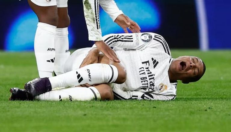 إصابة قوية لمبابي ..التفاصيل