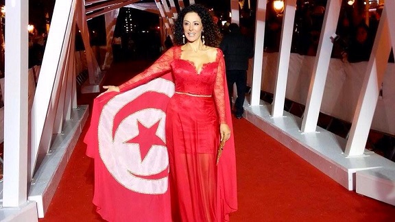 أيام قرطاج السينمائية : الممثلة شاكرة رماح تتألق على السجادة الحمراء بفستان من Sa Majesté لماجد التميمي