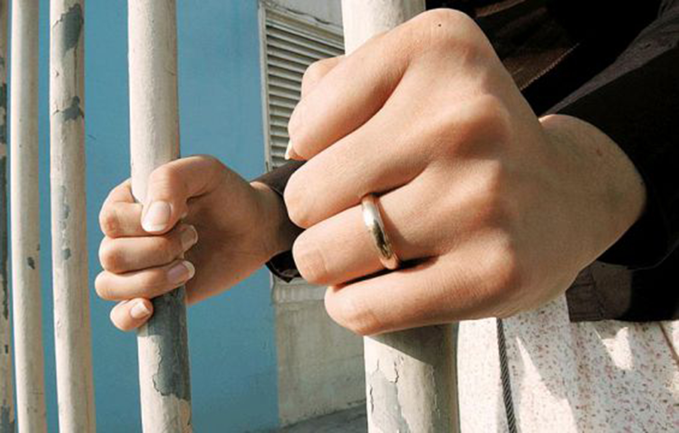 تفاصيل القبض على مقيمة بالخارج بحوزتها 4كلغ كوكايين!!