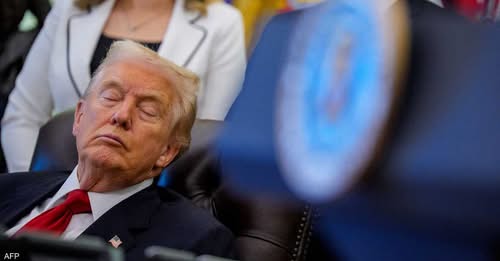 ترامب يغط في النوم خلال فعالية رسمية و البيت الأبيض يعلق