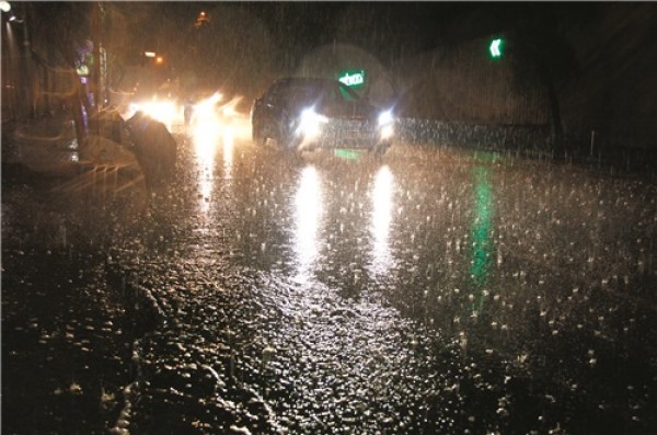 طقس الليلة: أمطار في هذه الجهات مع انخفاض درجات الحرارة