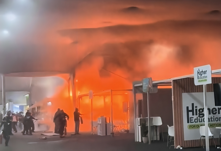 اندلاع حريق بمقر انعقاد مؤتمر المناخ 'كوب30'