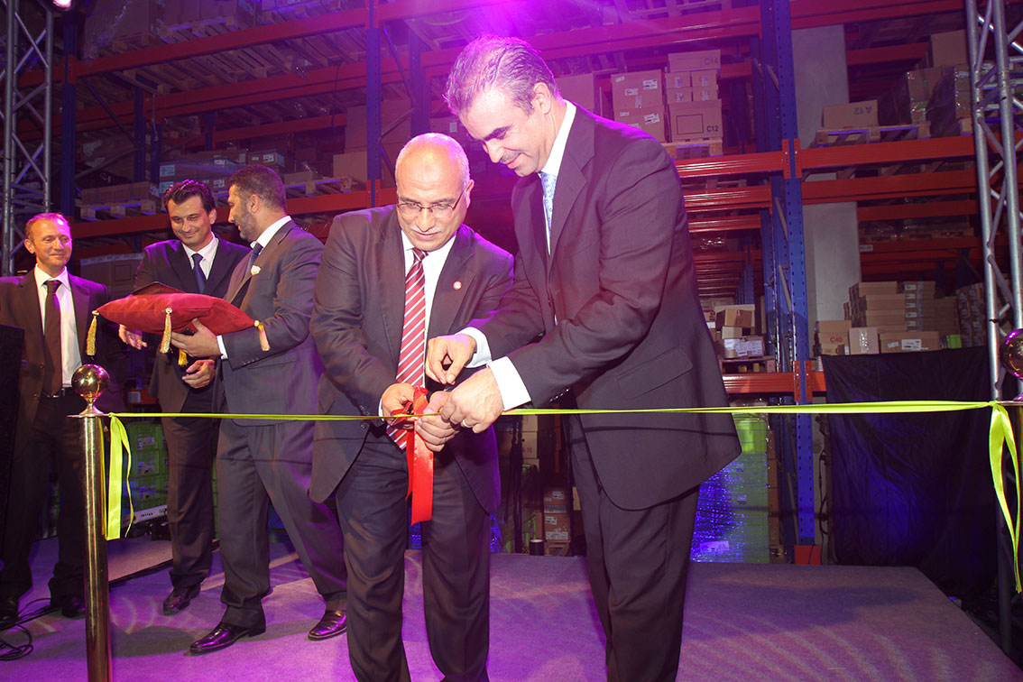 حارس مرمى يسجل هدفا خرافيا من مسافة 75 مترا (فيديو )