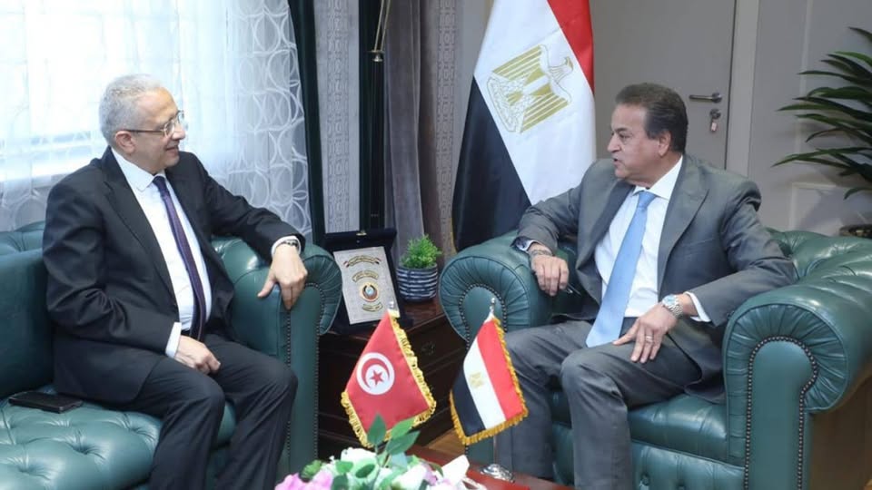 وزير الصحة ونظيره المصري يبحثان تعزيز الشراكة في صناعة الأدوية والسياحة الاستشفائية