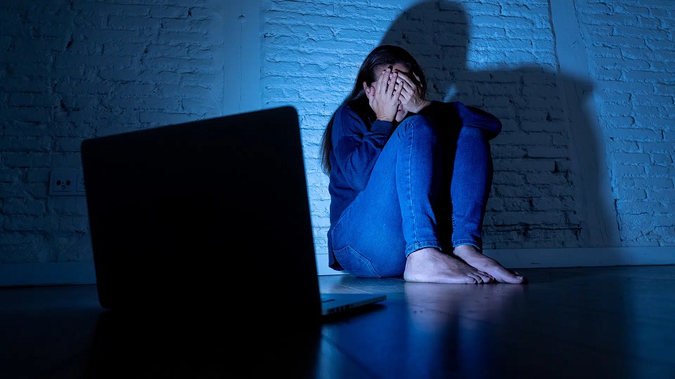 دراسة أمميّة : 60% من النساء في تونس تعرضن للعنف الرقمي