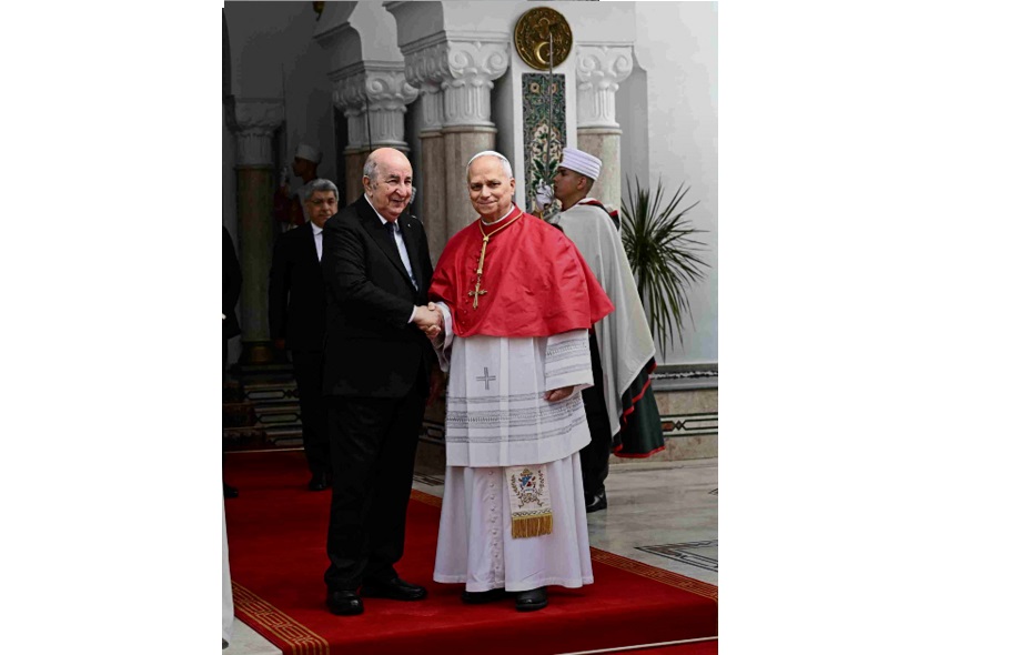 بدأها بـ "السلام عليكم".. البابا ليو الرابع عشر في زيارة للجزائر