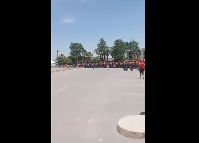 استفزاز الامن المصري لجمهاهير الترجي و اصابة محب ...