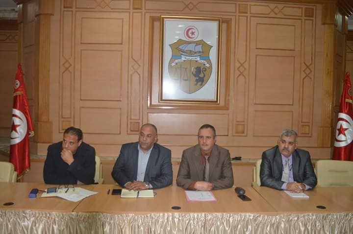 بن عروس : انعقاد لجنة جهوية للتصدي للتهريب والتجارة الموازية