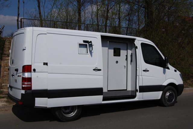 تعرض شاحنة لنقل الأموال الى عملية "براكاج"والاستيلاء على مبلغ مالي ضخم