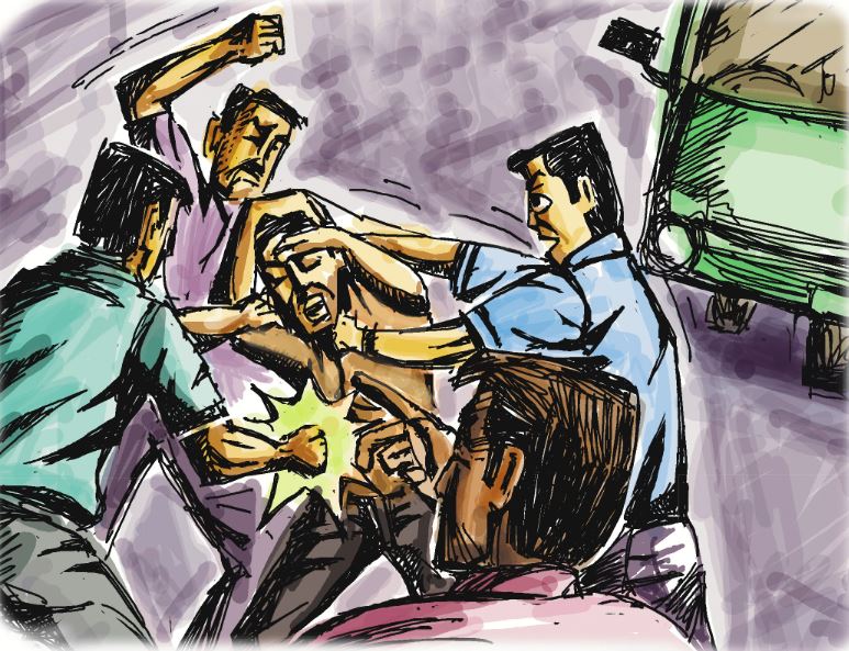 معركة دمو...ية بين حيين وايقاف 9اشخاص