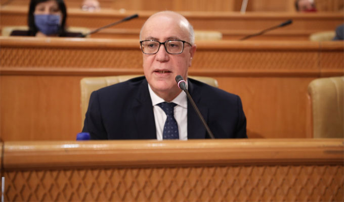 مروان العبّاسي : لا يمكن أن نطلب من البنك المركزي التدخّل وإنتاج الفسفاط والبترول معطّل