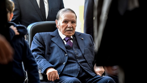 على خطى بن علي وبعد أن رفضت مصر استقباله : عبد العزيز بوتفليقة في المنفى في أحد بلدان الخليج ؟