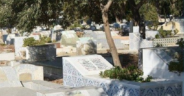 غريب ومثير للجدل : بلدية حمام سوسة تقترح 25 دينارا لدفن " أولاد البلاد " و250 دينارا لدفن " الأغراب " !!!