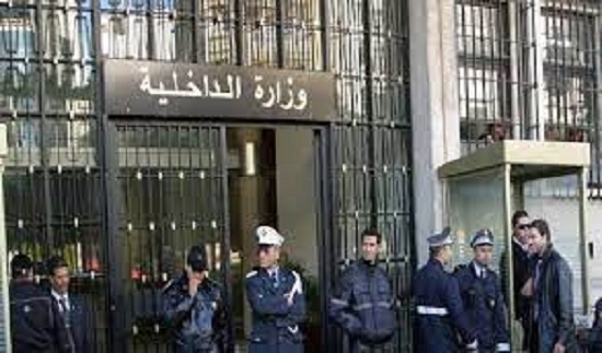 بداية من اليوم : عشرات الأمنيين المعزولين يعتصمون أمام مقر وزارة الداخلية