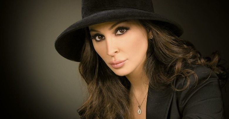 تطاول وغرور : " إليسا " تردّ على مدير المهرجان وتزعم أنها " ملكة قرطاج " ؟؟