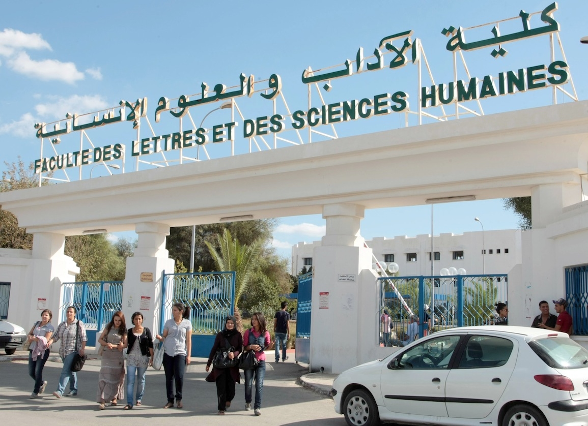 إثر قضية رفعتها نقابة الأساتذة الجامعيين : فرقة الأبحاث للحرس تستمع إلى عميد كلية الآداب بسوسة