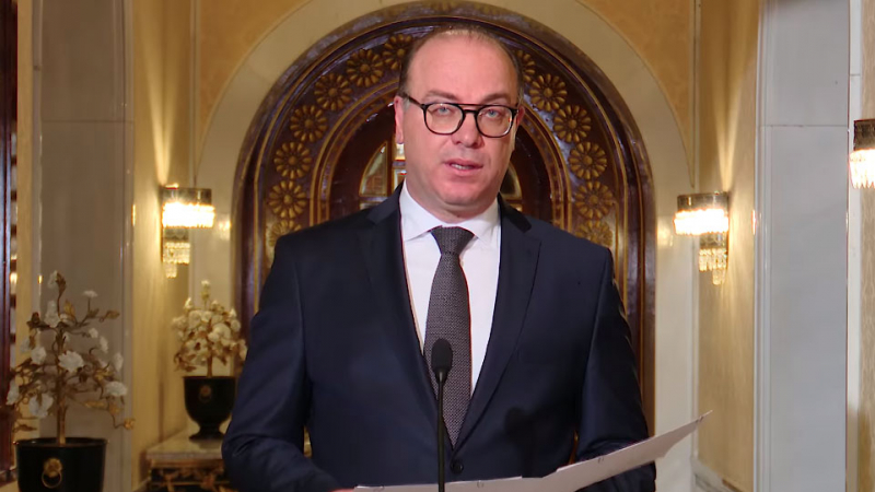بعد كلمة رئيس الحكومة : انتظرنا " القرارات الموجعة " فوزّع علينا المشروبات والمرطبات
