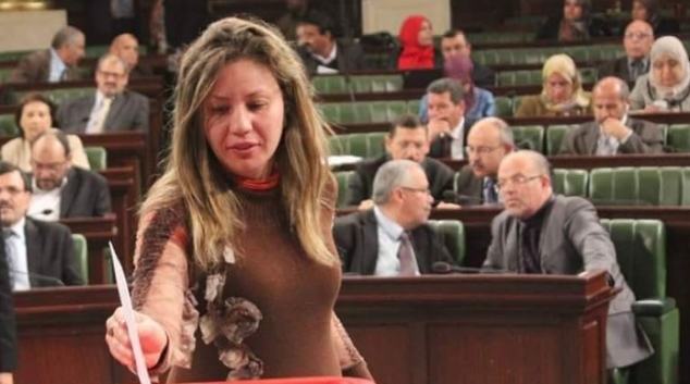 الاتحاد العام التونسي للطلبة ينفي انتماء " انتحارية " شارع الحبيب بورقيبة إليه ويقاضي فاطمة المسدي