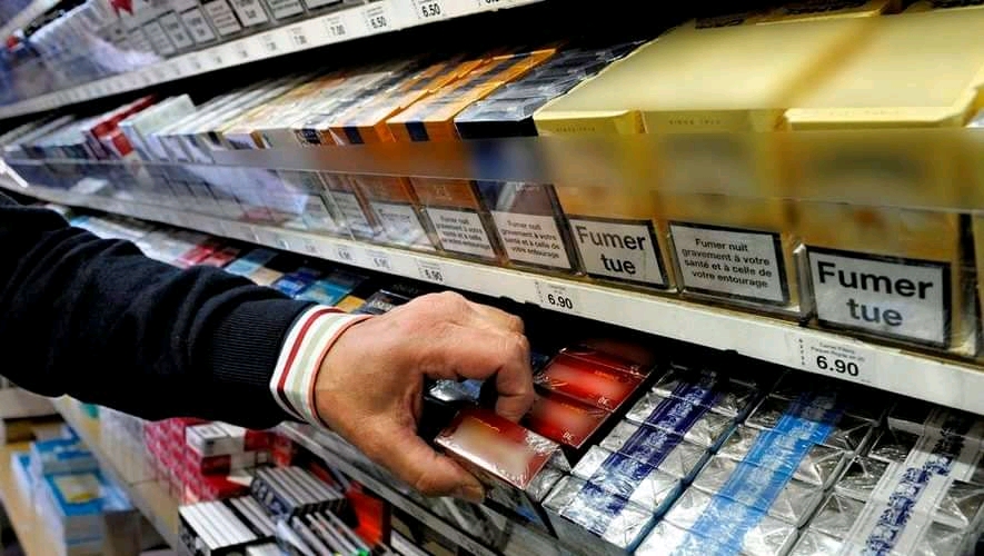بيع التبغ في المساحات الكبرى يثير سخط أصحاب رخص بيع السجائر