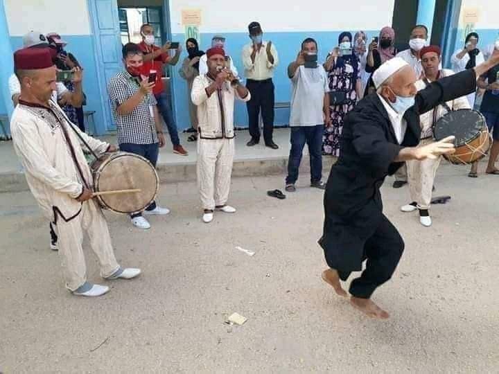 حملة التلقيح المفتوحة ضدّ كورونا هي عمل وطنيّ رائع.. والتبخيس منها غير موضوعي.. ولا ينفع.. ولا يفيد تونس