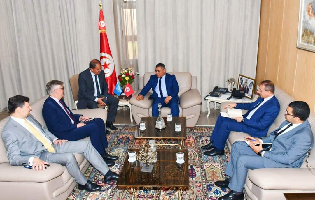 وزير الداخلية يستقبل وكيل الأمين العام للأمم المتحدة المكلف بمهمات السلام الأممية